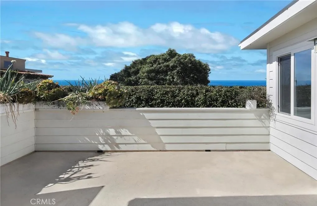 Laguna Beach, California 92651, United States, 2 Bedrooms Bedrooms, ,2 BathroomsBathrooms,Residential,Active,162030