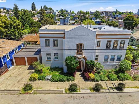 Photo of 304 Fairmount Ave AVE, Oakland, CA 94611 (MLS # 41135772)