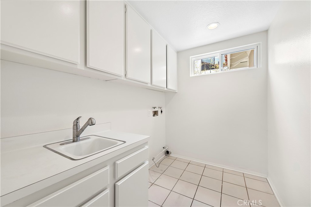 Breakers (BRK) - Residential Lease