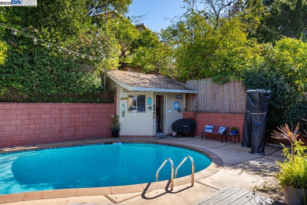 CASTRO VALLEY - Residential