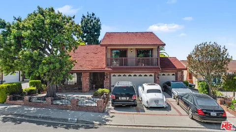 MLS: 26831225