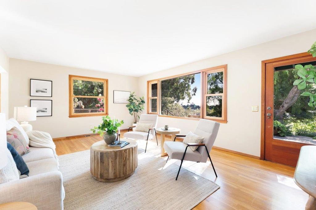 3085 Mar Vista Drive