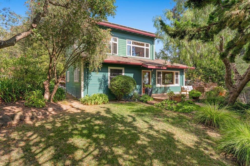 3085 Mar Vista Drive