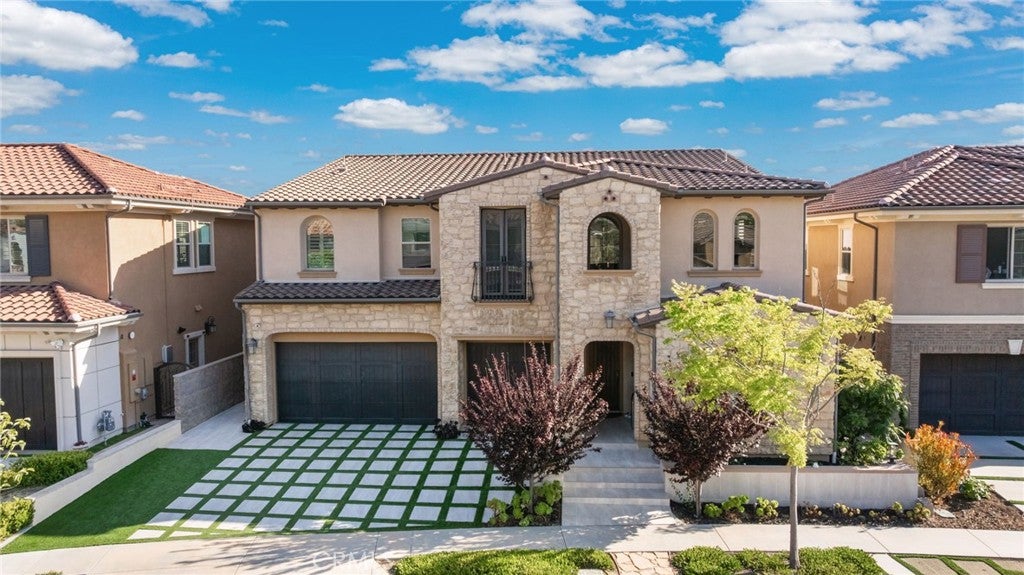 1132 Summit Oak