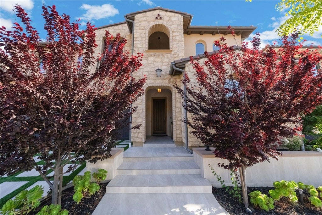 1132 Summit Oak