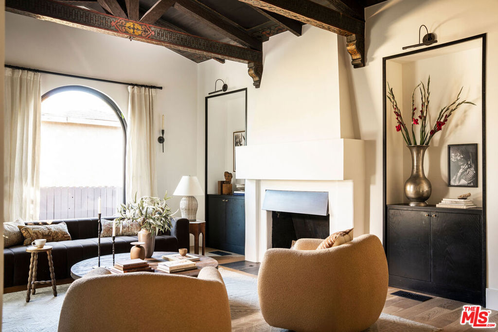 5308 Hillcrest Drive