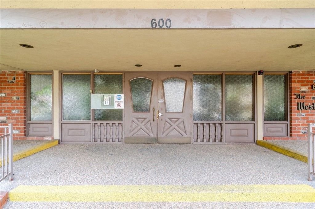 Photo of 600 W Stocker Street #319, Glendale, CA 91202 (MLS # GD26068835)