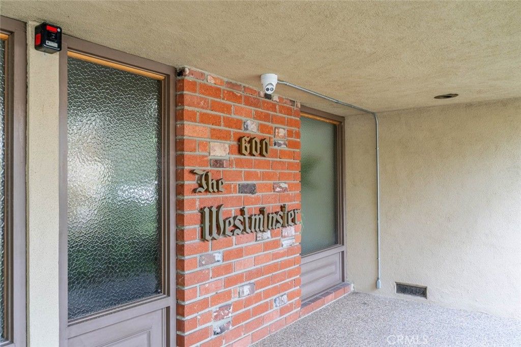Photo of 600 W Stocker Street #319, Glendale, CA 91202 (MLS # GD26068835)