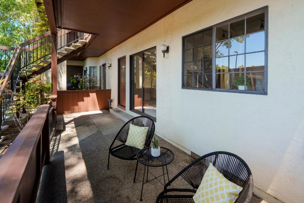 466 Costa Mesa Terrace D