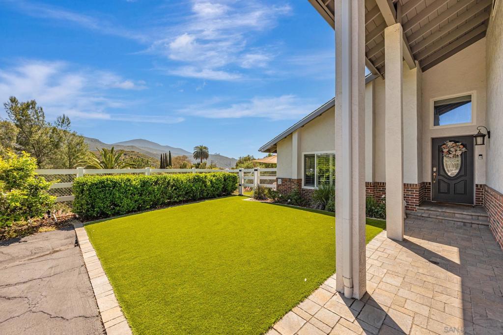 3304 Del Charro Rd