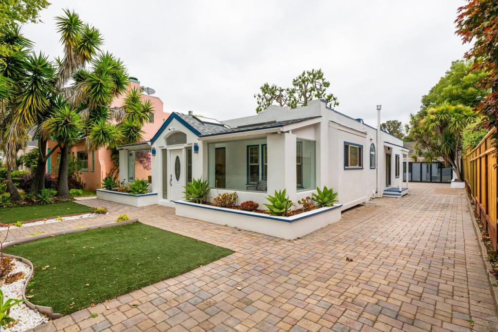 1204 Cortez Avenue