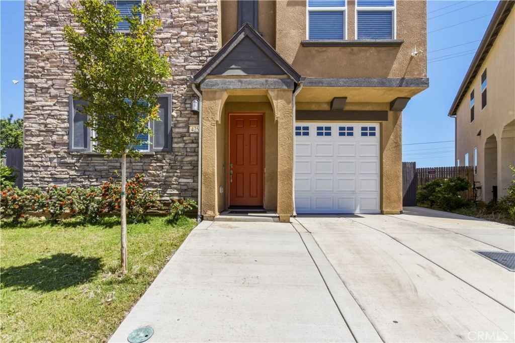 Photo 1 of 34 — 4254 Berryesa, Merced, CA 95348