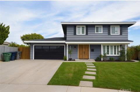 Photo of 17952 Caledonia Cir, Huntington Beach, CA 92647 (MLS # OC26013184)