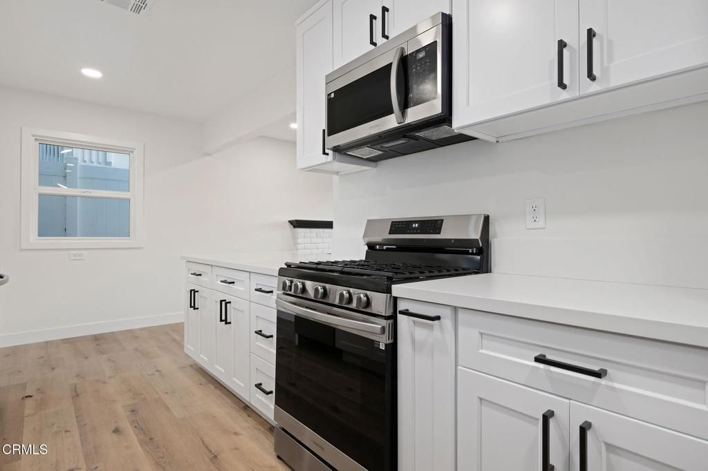 Photo of 2457 Chiquita Lane, Thousand Oaks, CA 91362 (MLS # V1-35777)