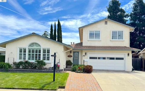 Photo of 4767 Lantana Ave Ave, Livermore, CA 94551 (MLS # 41131013)