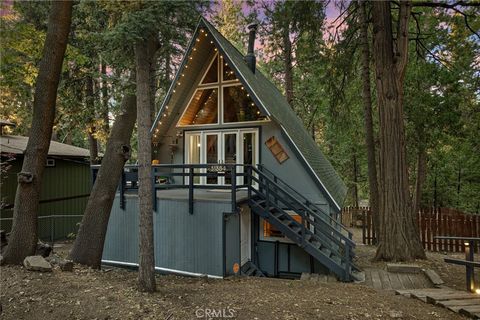 Photo of 31354 Overhill Drive, Running Springs, CA 92382 (MLS # TR25191280)