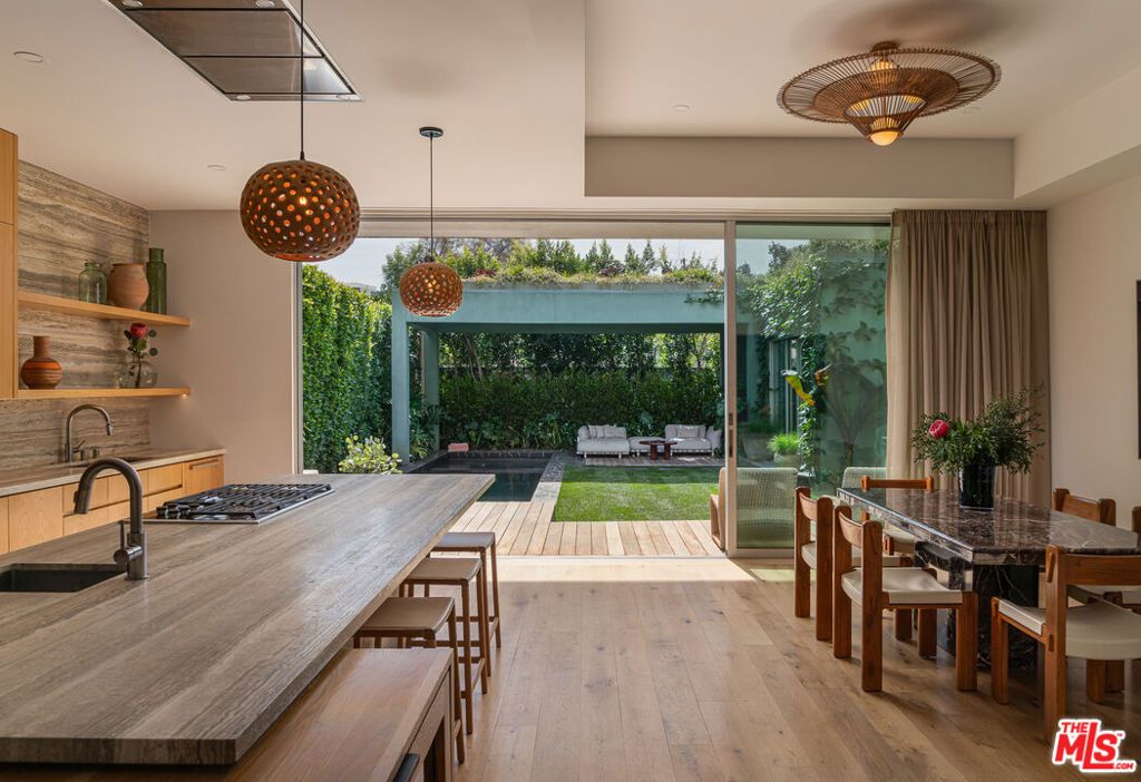 Photo of 8756 Ashcroft Avenue, West Hollywood, CA 90048 (MLS # 25502893)