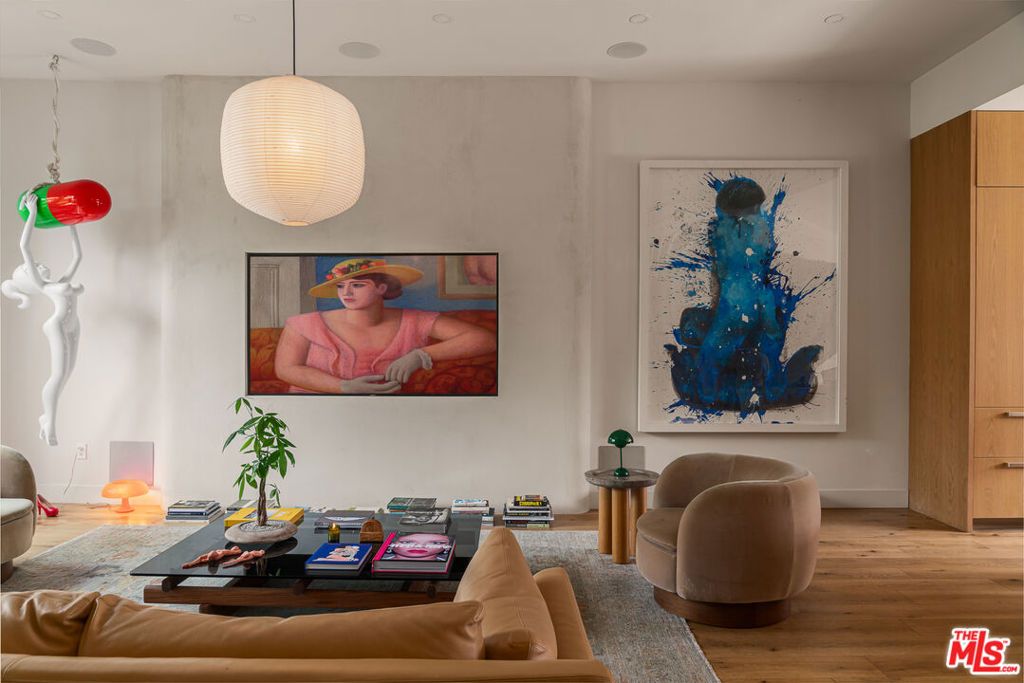 Photo of 8756 Ashcroft Avenue, West Hollywood, CA 90048 (MLS # 25502893)