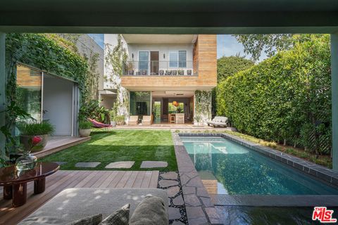8756 Ashcroft Avenue West Hollywood CA 90048
