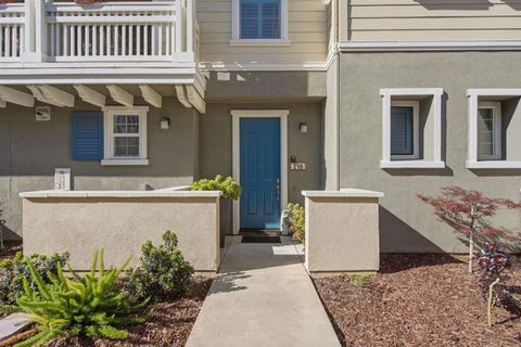 Photo of 631 True Wind Way #216, Redwood City, CA 94063 (MLS # ML82032328)