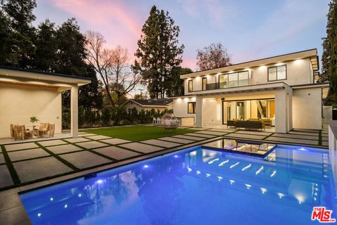Photo of 12952 Huston Street, Sherman Oaks, CA 91423 (MLS # 26648173)