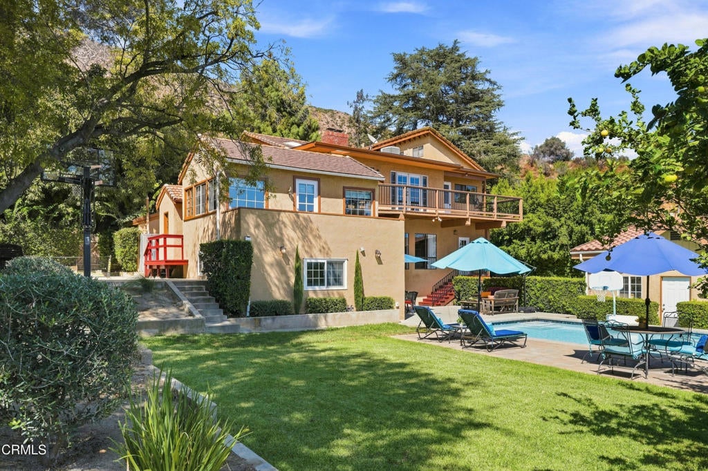 Properties 1 595 Elm