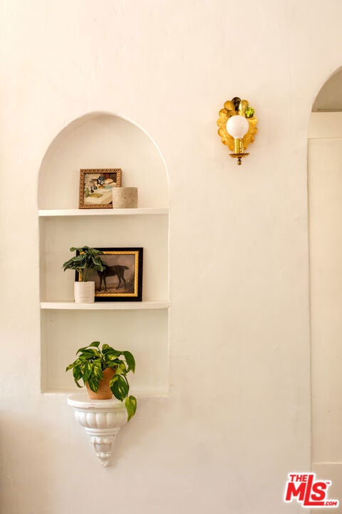 Tiny photo for 643 N Vendome Street, Los Angeles, CA 90026 (MLS # 26843075)