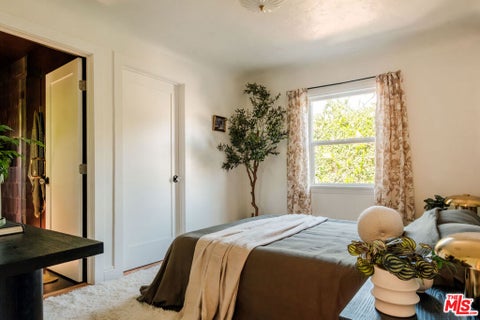 Tiny photo for 643 N Vendome Street, Los Angeles, CA 90026 (MLS # 26843075)