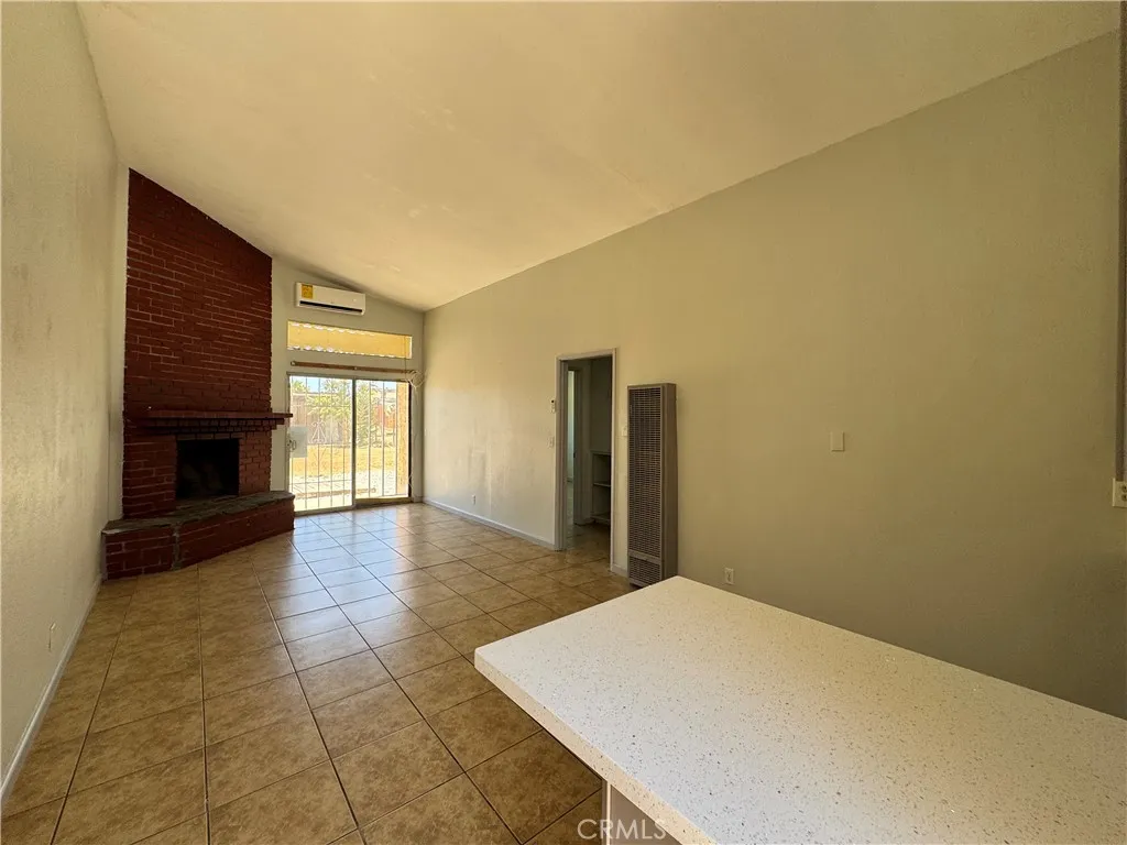 Hesperia, California 92345, United States, ,Residential,Active,243446