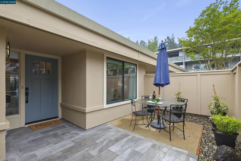1152 Fairlawn Ct 3