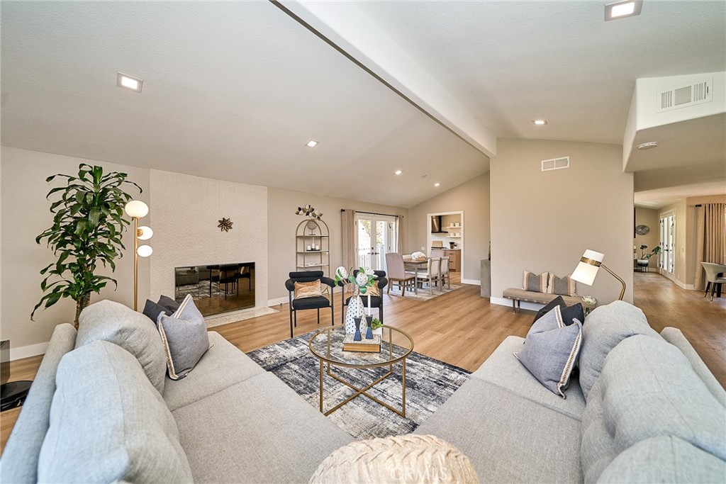 10392 Shadyridge