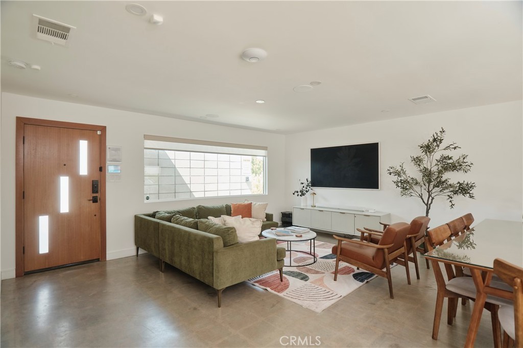 359 W Avenida Cerca