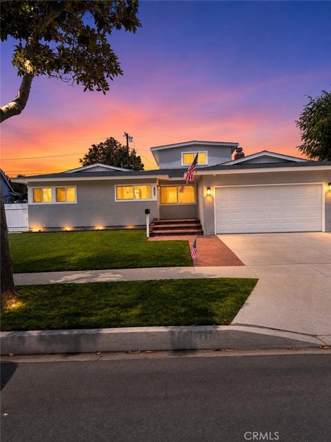Photo of 1876 Petaluma Avenue AVE, Long Beach, CA 90815 (MLS # PW26140492)