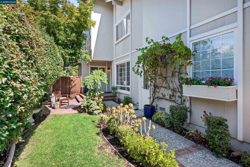 SYCAMOOMES - Residential Lease