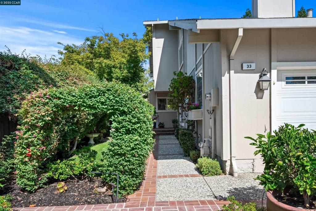 SYCAMOOMES - Residential Lease