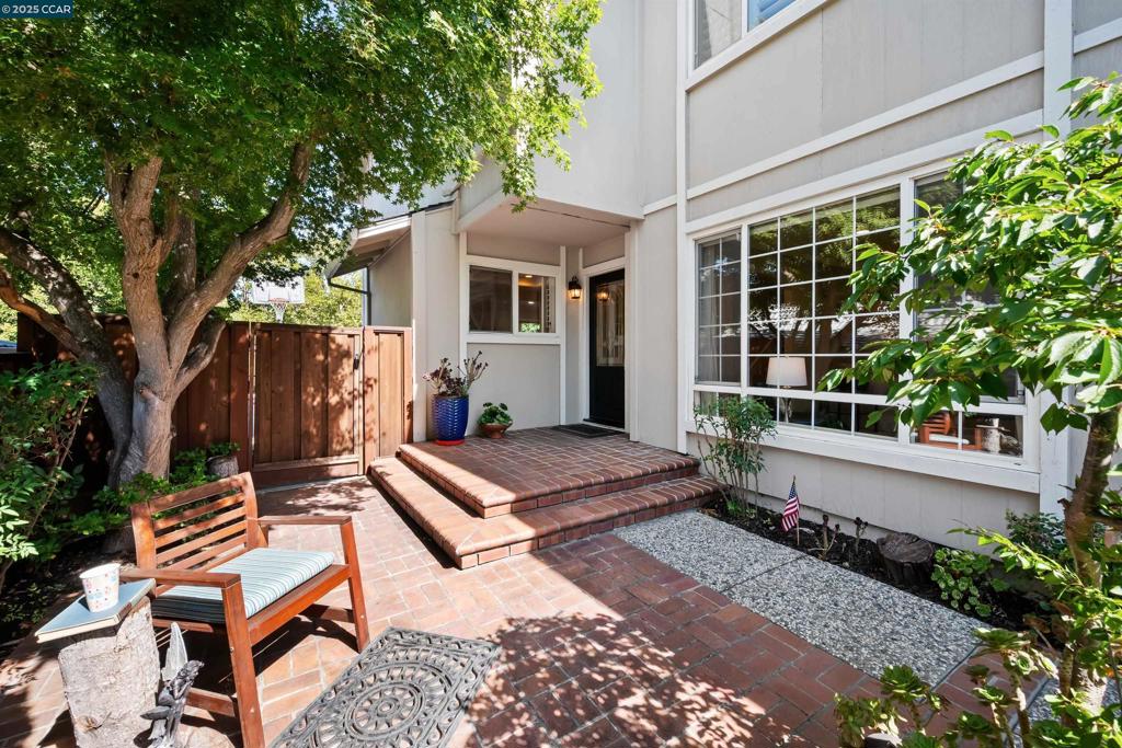 SYCAMOOMES - Residential Lease