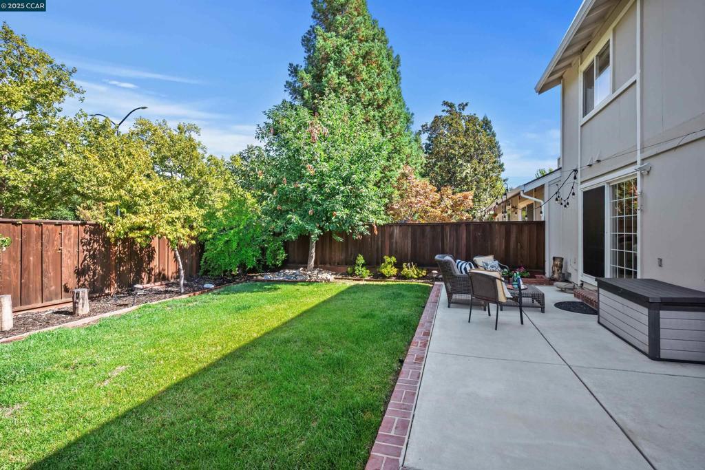 SYCAMOOMES - Residential Lease
