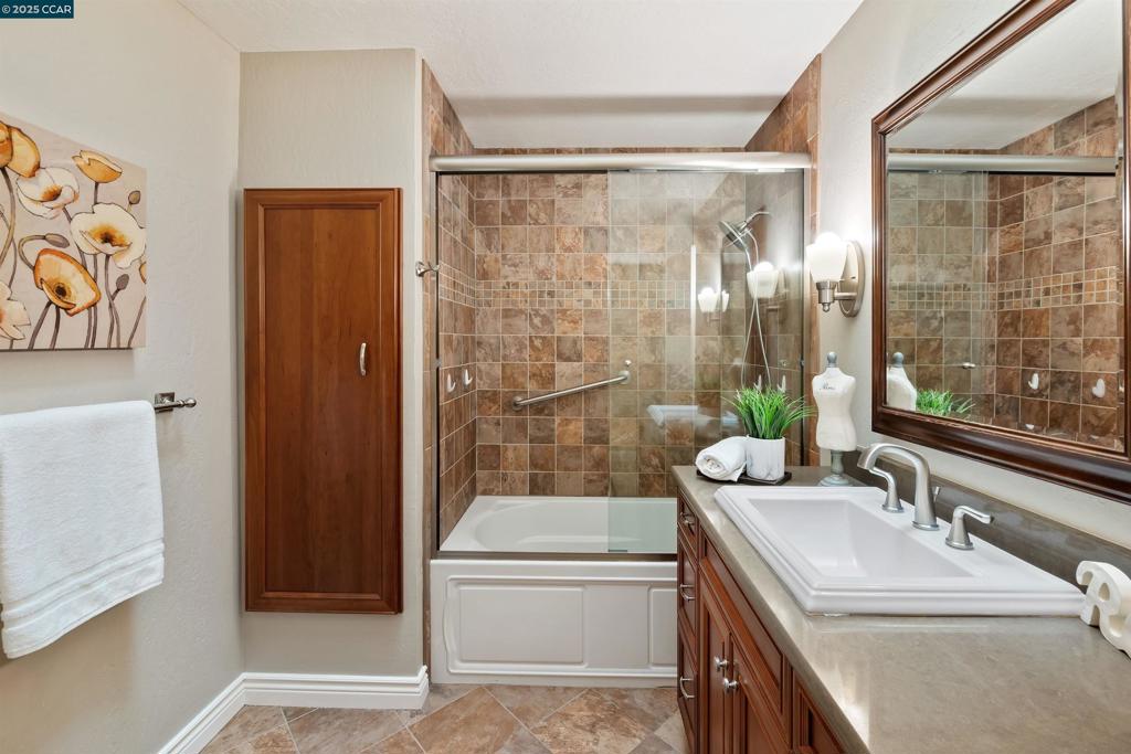 SYCAMOOMES - Residential Lease