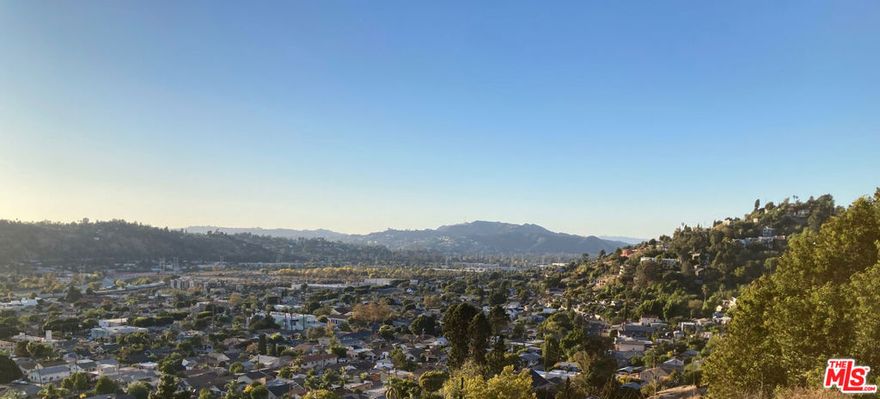 Perfect Mount Washington location to build your urban getaway.  Expansive city views.  Accessible lot on a paper street about 265ft away from Beech and Montalvo.  This location is just minutes away from eateries, lounges and places to meet friends.