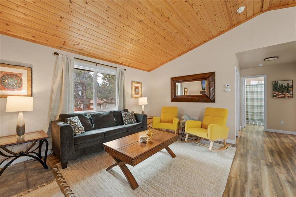 196 Sunset Lane
