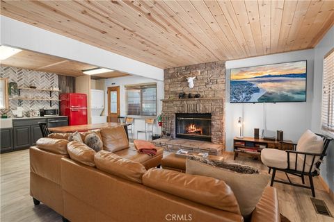 Photo of 43407 Sand Canyon Rd Rd, Big Bear Lake, CA 92315 (MLS # TR25220055)