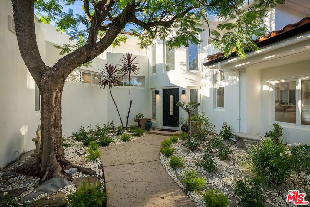 21965 Saddle Peak Road