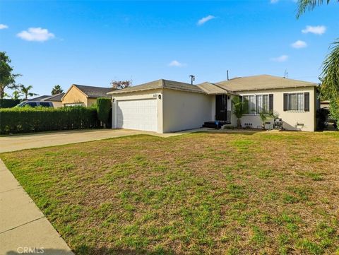 Photo of 525 S Caswell Ave, Compton, CA 90220 (MLS # MB25251808) Photo of 525 S Caswell Ave, Compton, CA 90220 (MLS # MB25251808)