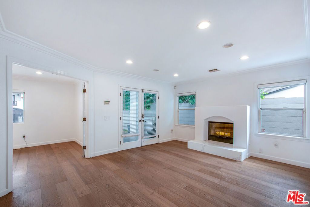 Photo of 14828 Morrison Street, Sherman Oaks, CA 91403 (MLS # 25610417)