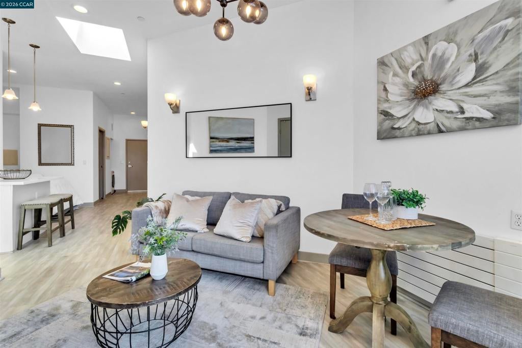 410 Webster St 5