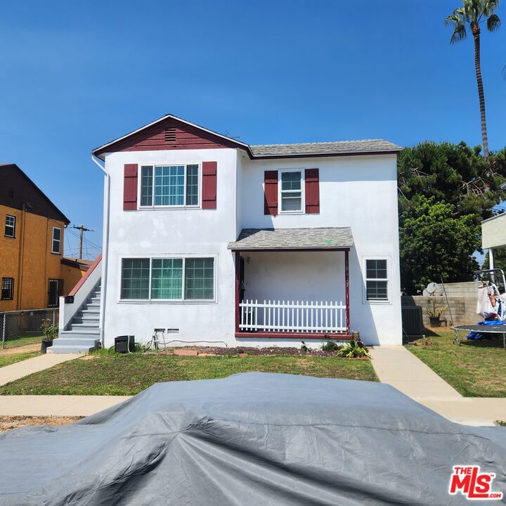 Great Investment Opportunity in a great location in Los Angeles! This property has been well-maintained and has had some recent upgrades in one of the units. The duplex, featuring two spacious 2-bedroom, 1-bath units. Live in One, Rent the other. The property includes a spacious front and back yard, a detached 2-car garage, with enclosed area to add an ADU. for added value and additional income. Very close to Schools, Parks, Sofi Stadium, Forum, Restaurants and Major Freeways, making it a very desirable location. Don't Miss Out