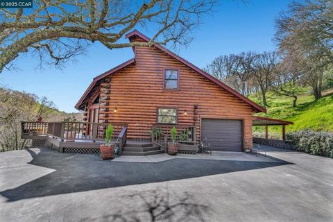 Photo of 2000 Curry Canyon Rd Rd, Clayton, CA 94517 (MLS # 41096488)