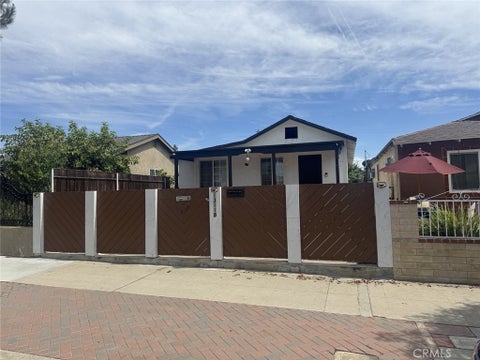 Photo of 13118 Hoyt Street, Pacoima, CA 91331 (MLS # SR26193678)