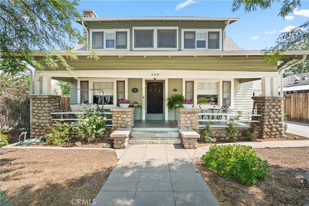 909 Stillman Avenue