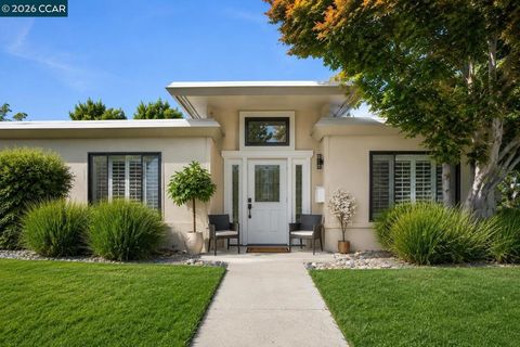 Photo of 1124 Oakmont Drive DR #4, Walnut Creek, CA 94595 (MLS # 41139488)